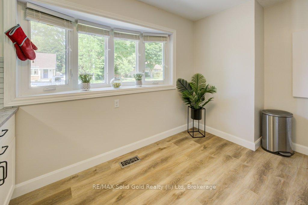Photo 17 of 89 Roxborough Avenue, Kitchener — HOMEH