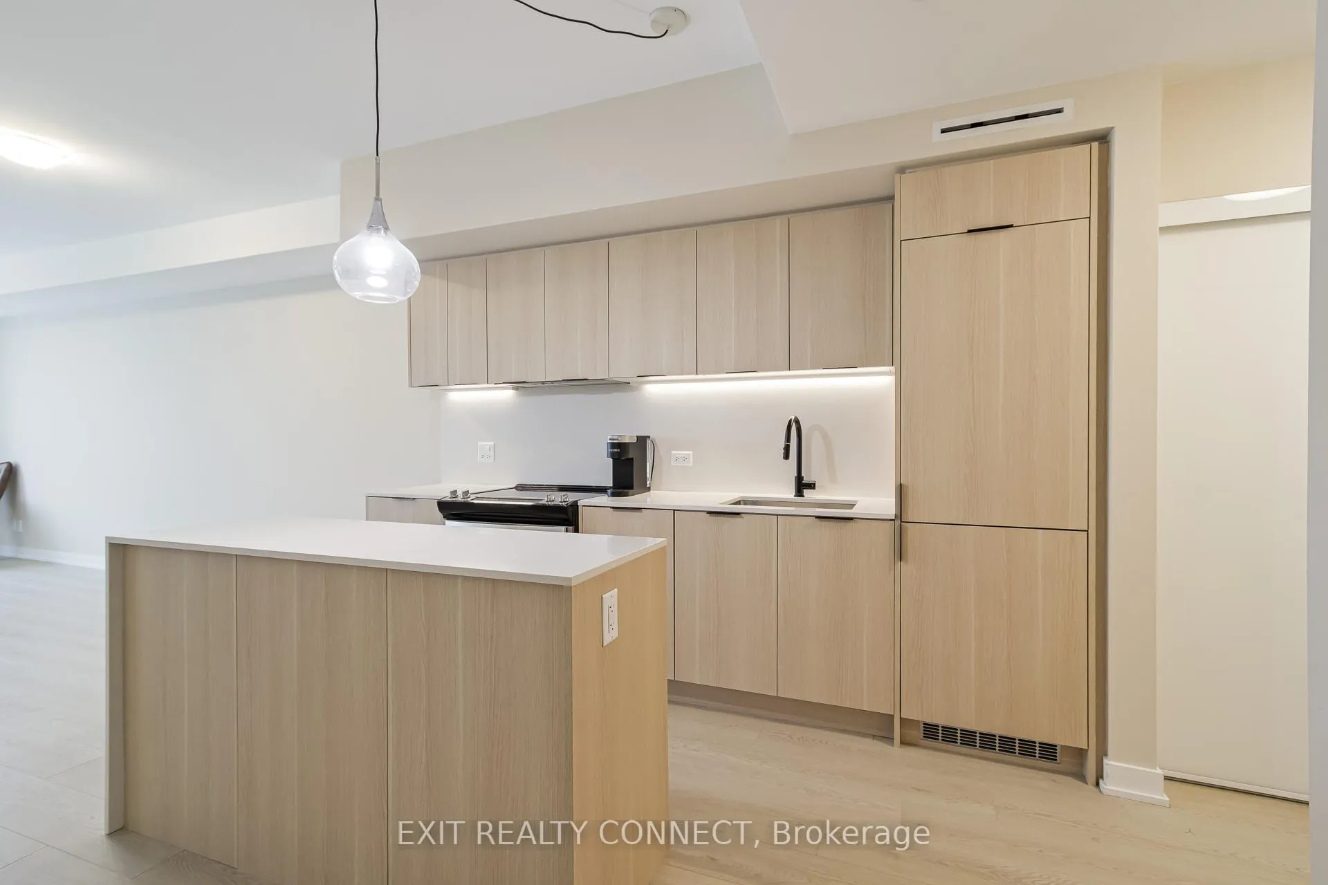 Photo 5 of Unit 218, 31 Huron Street, Collingwood — HOMEH
