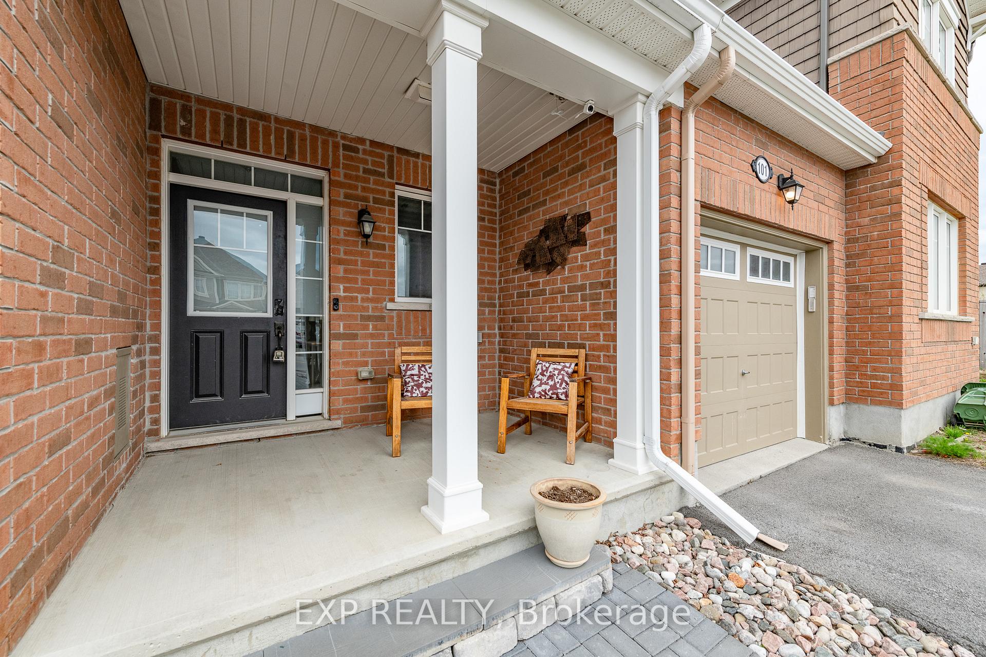 Photo 3 of 103 Cranesbill Road, Ottawa, Kanata - Emerald Meadows/Trailwest — HOMEH