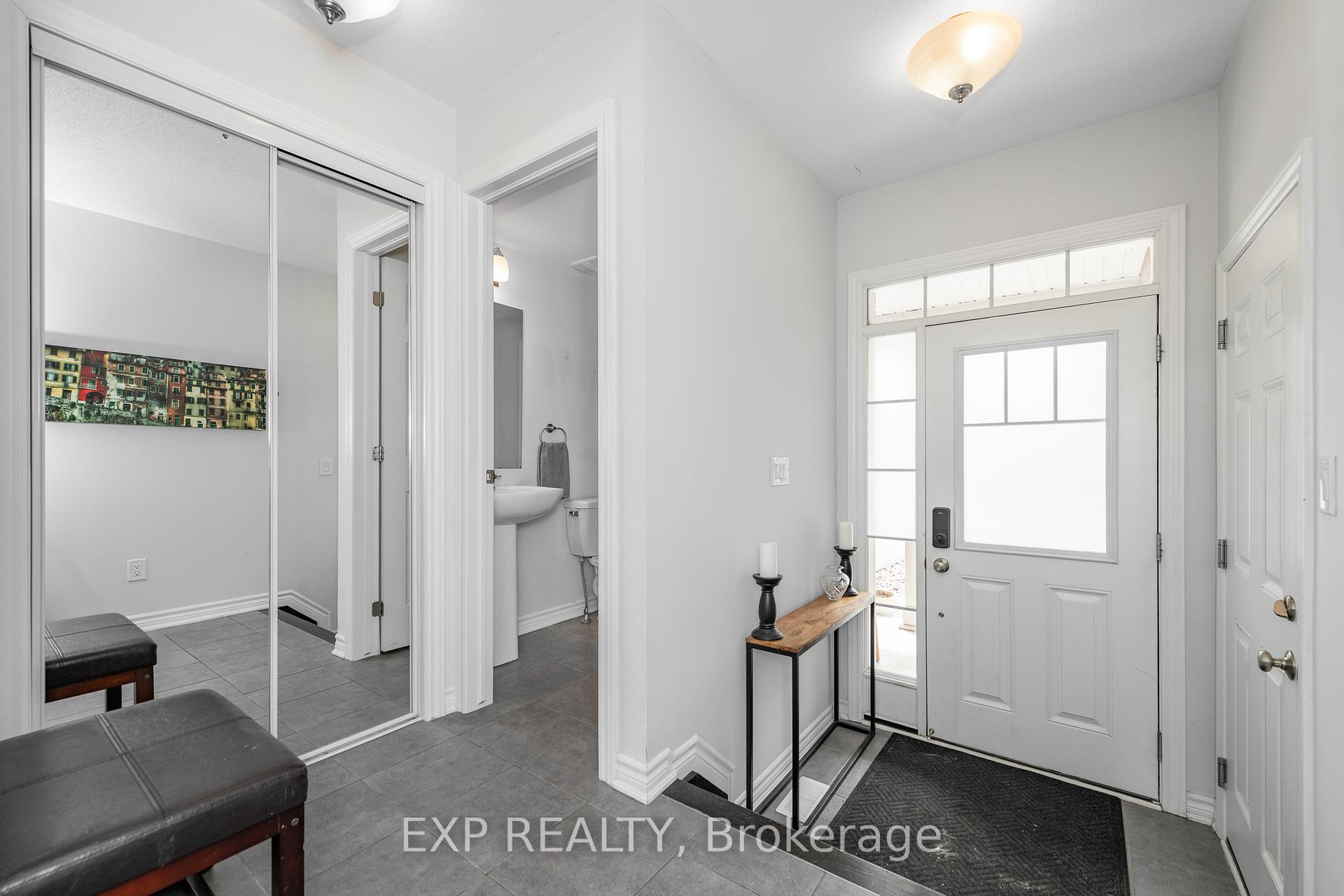 Photo 4 of 103 Cranesbill Road, Ottawa, Kanata - Emerald Meadows/Trailwest — HOMEH