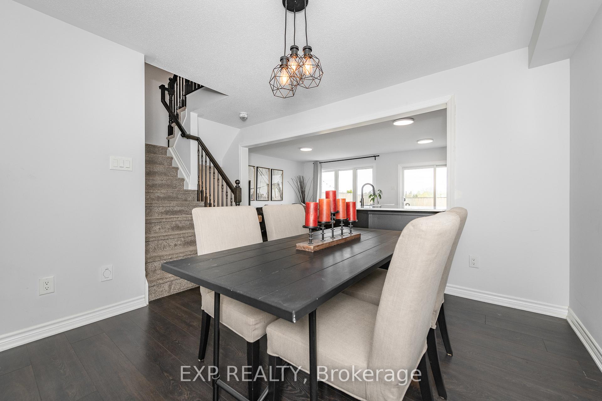 Photo 8 of 103 Cranesbill Road, Ottawa, Kanata - Emerald Meadows/Trailwest — HOMEH