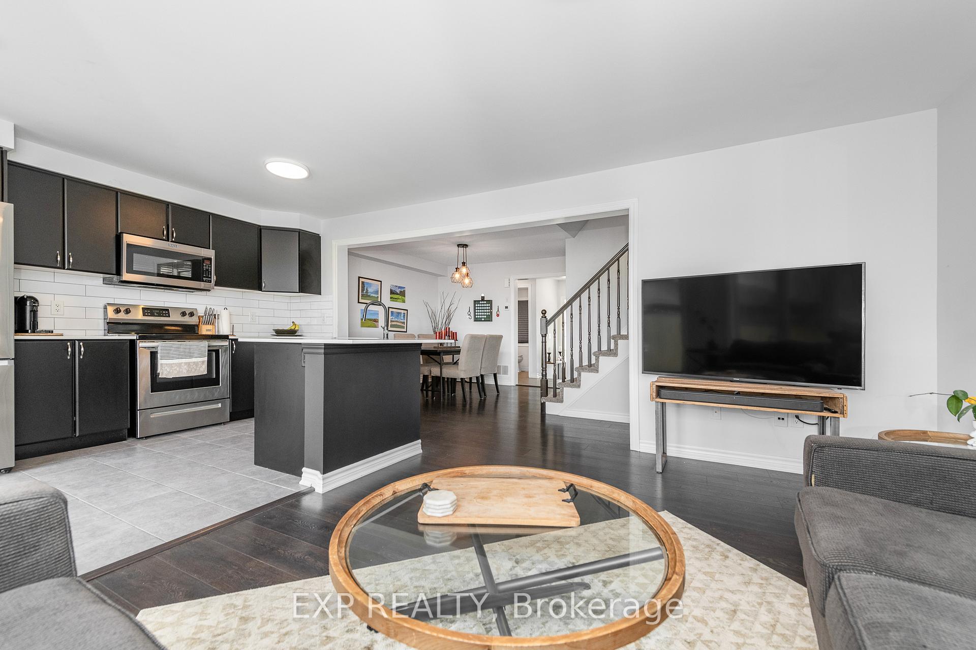 Photo 13 of 103 Cranesbill Road, Ottawa, Kanata - Emerald Meadows/Trailwest — HOMEH