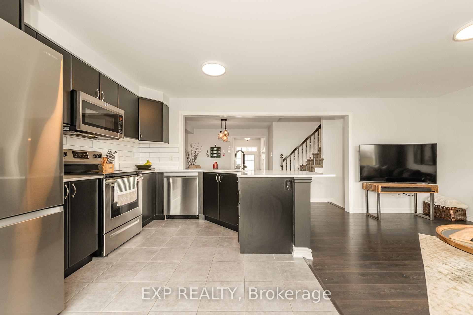 Photo 16 of 103 Cranesbill Road, Ottawa, Kanata - Emerald Meadows/Trailwest — HOMEH