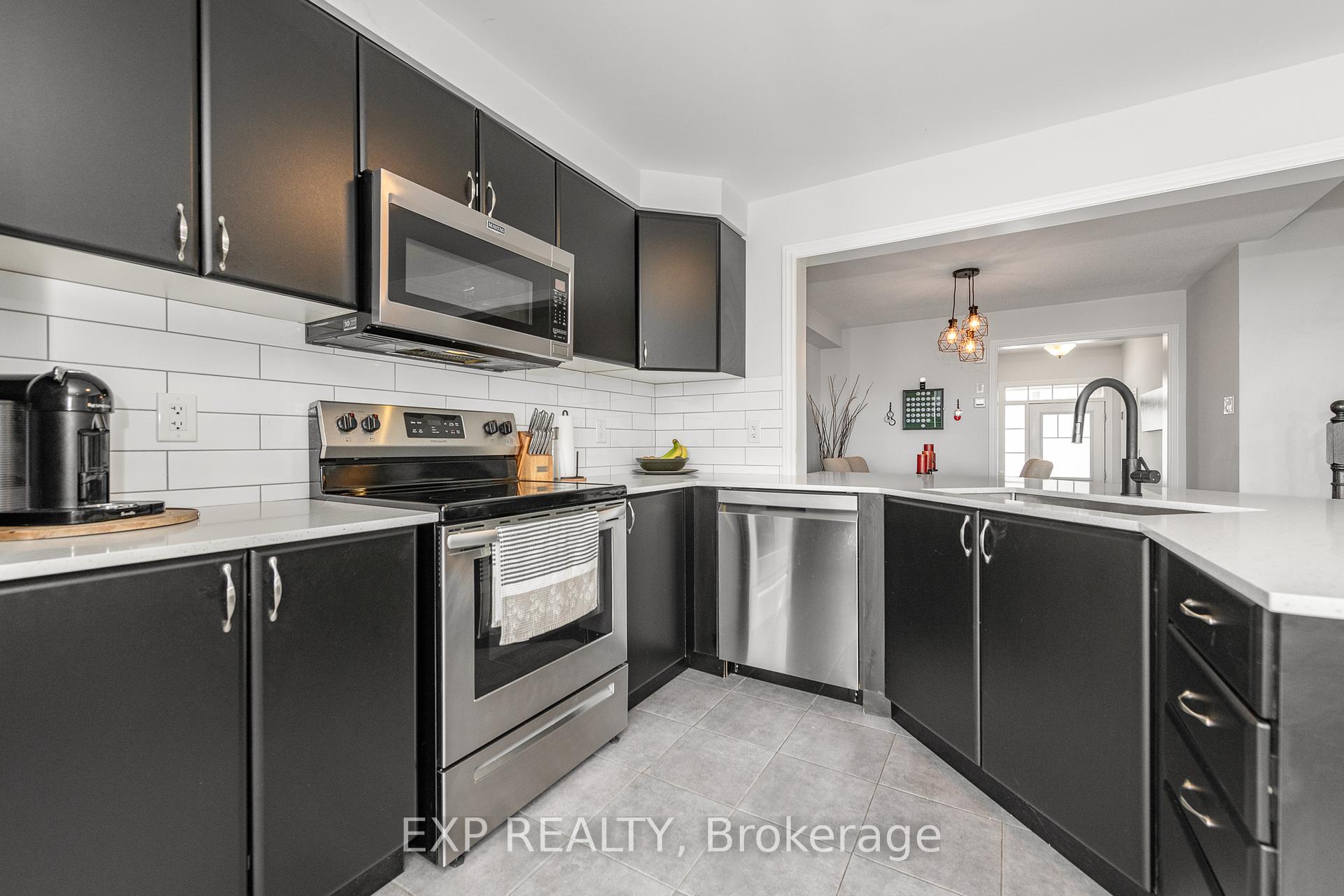 Photo 17 of 103 Cranesbill Road, Ottawa, Kanata - Emerald Meadows/Trailwest — HOMEH