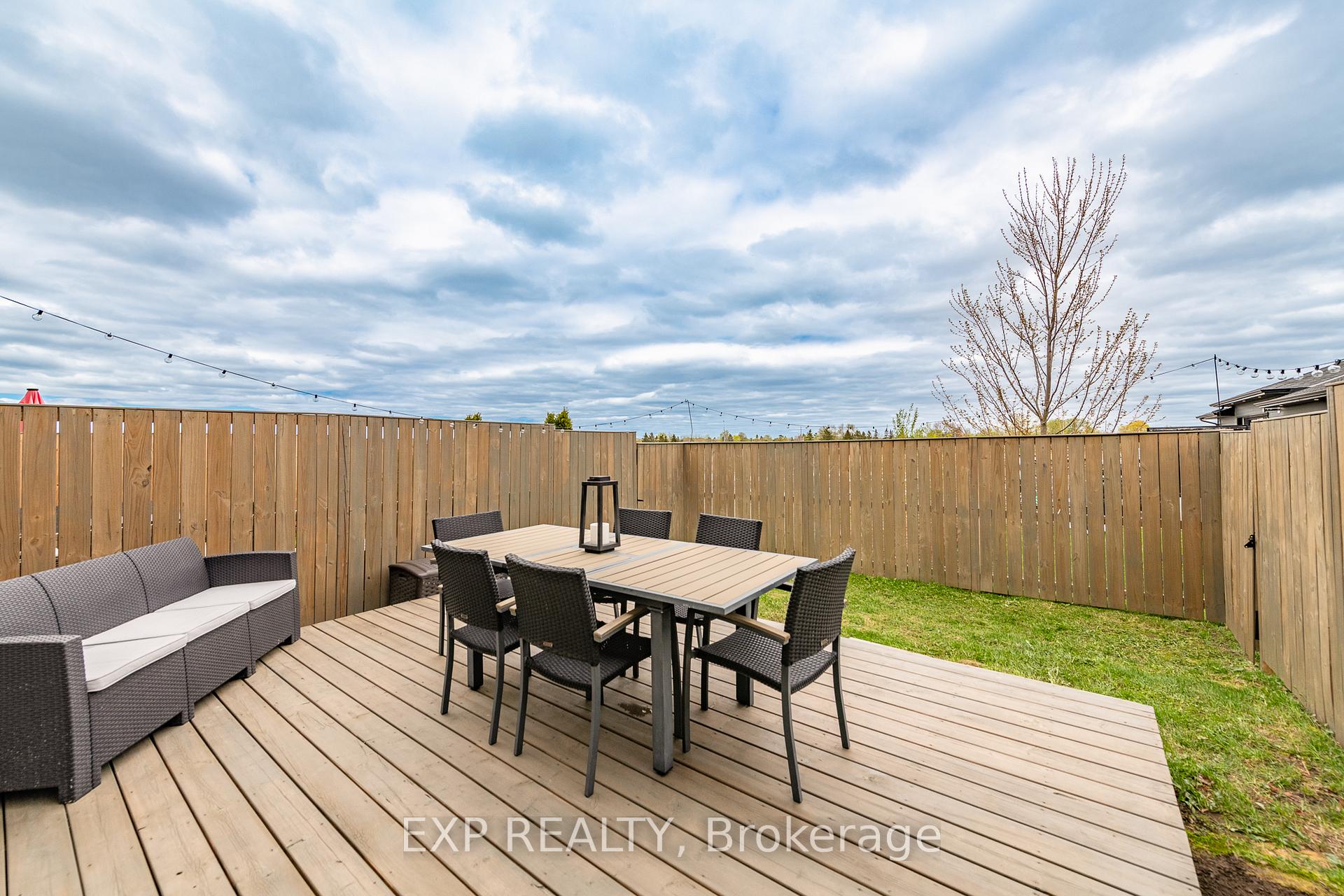 Photo 38 of 103 Cranesbill Road, Ottawa, Kanata - Emerald Meadows/Trailwest — HOMEH