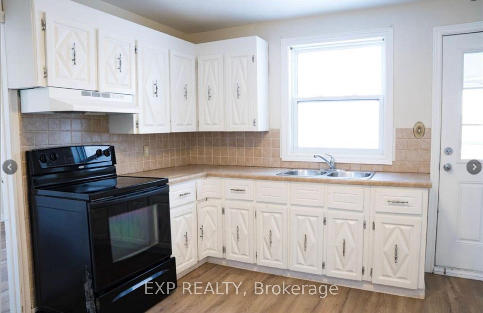 Photo 14 of 250 Highland Road W, Hamilton, Stoney Creek Mountain — HOMEH