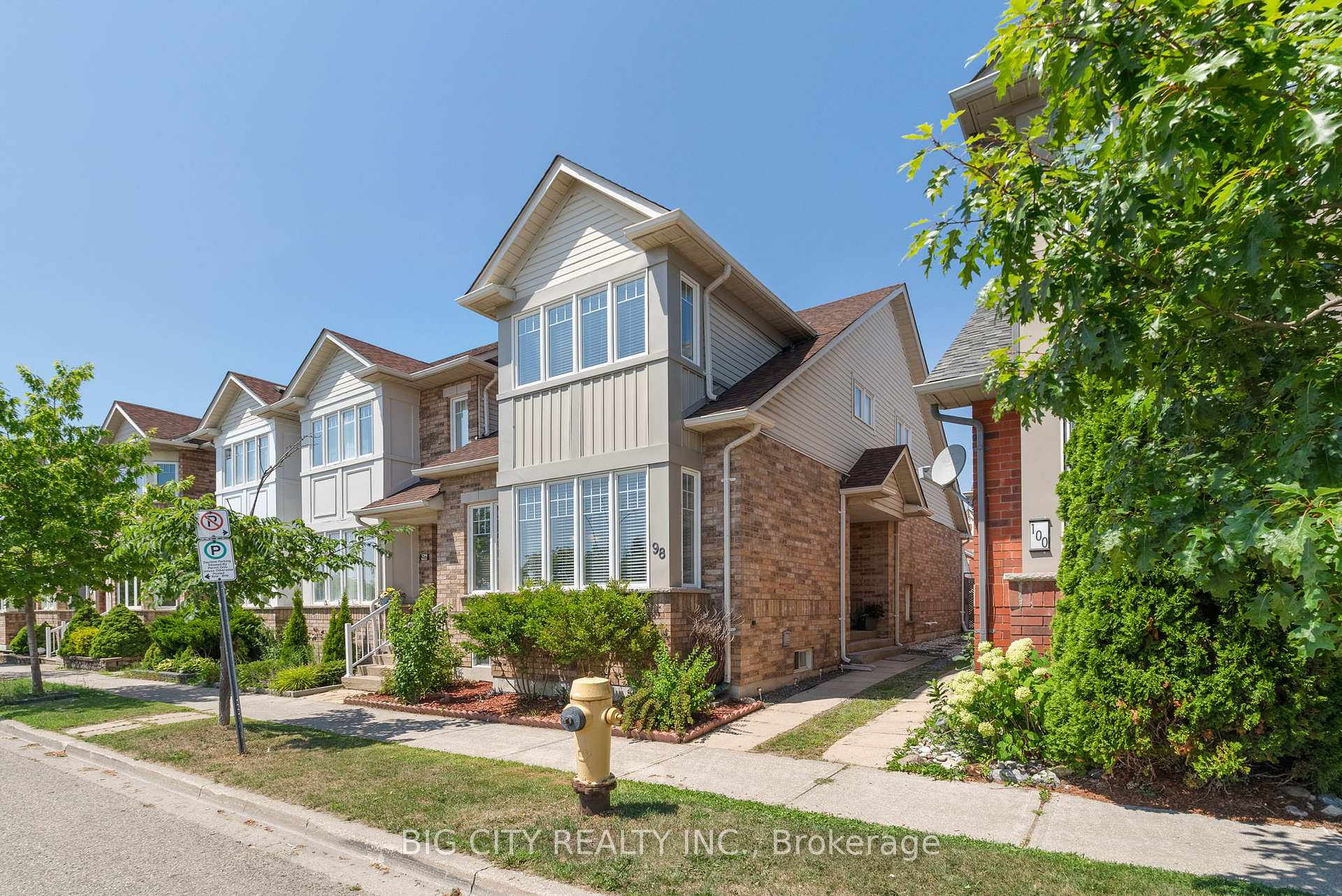 Photo 2 of 98 Riverlands Avenue, Markham, Cornell — HOMEH