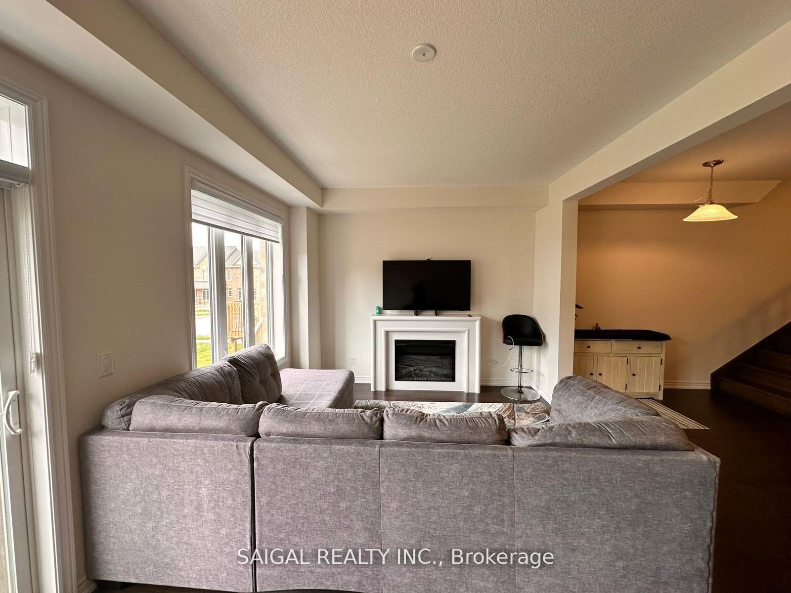 Photo 3 of 155 Broadacre Drive E, Kitchener — HOMEH