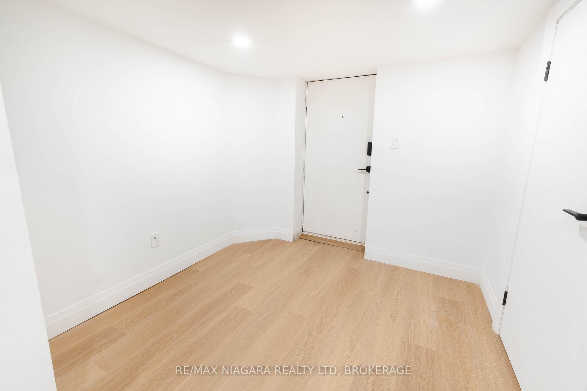 Photo 4 of 533 Cannon Street E, Hamilton, Gibson — HOMEH