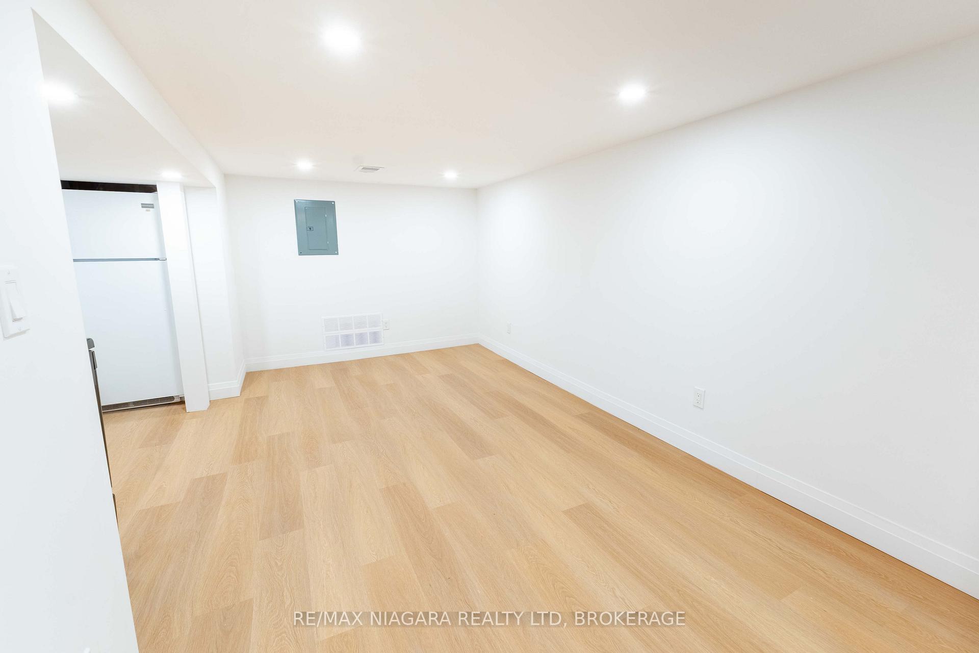 Photo 11 of 533 Cannon Street E, Hamilton, Gibson — HOMEH