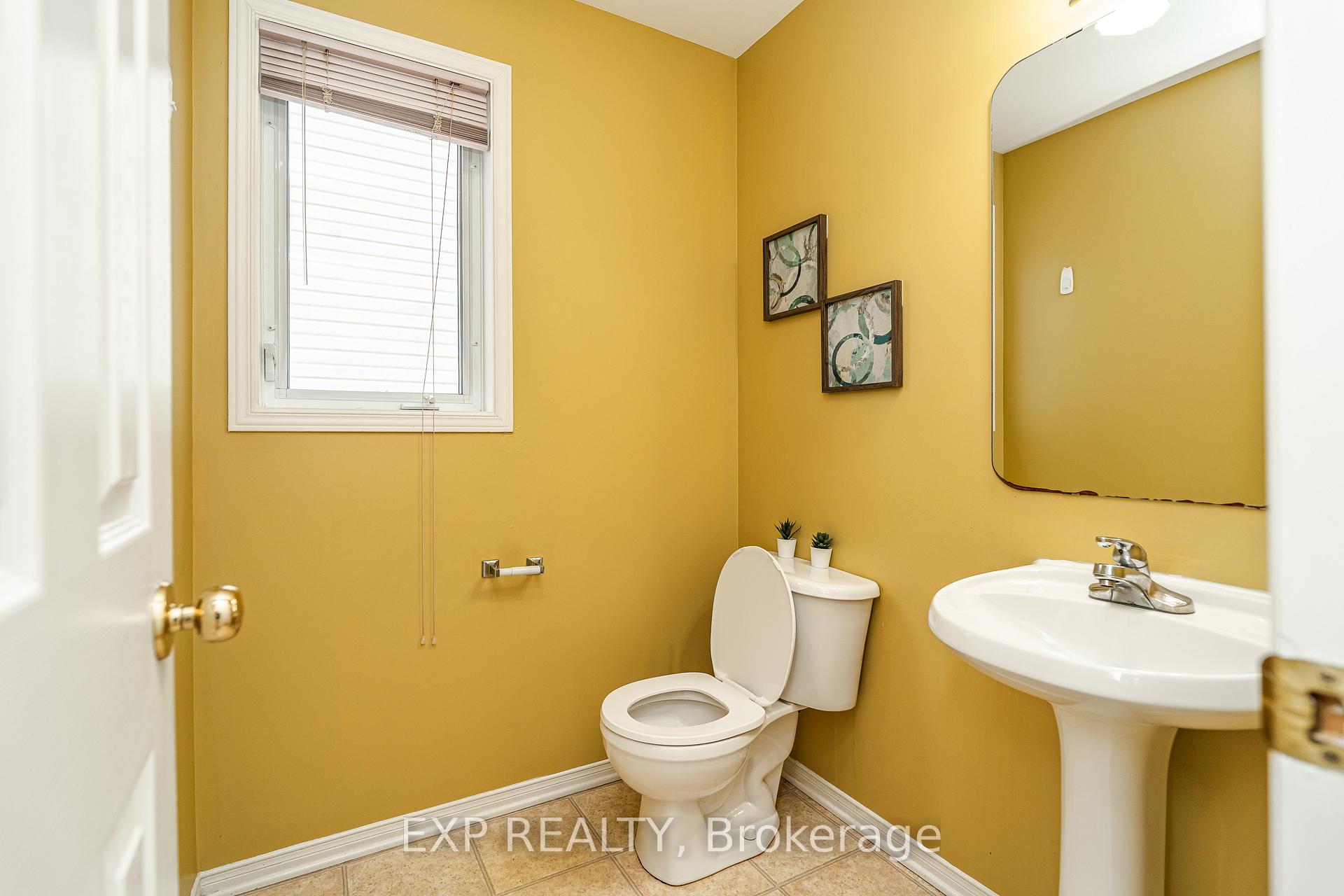 Photo 4 of 120 Landover Crescent, Ottawa, Kanata - Emerald Meadows/Trailwest — HOMEH
