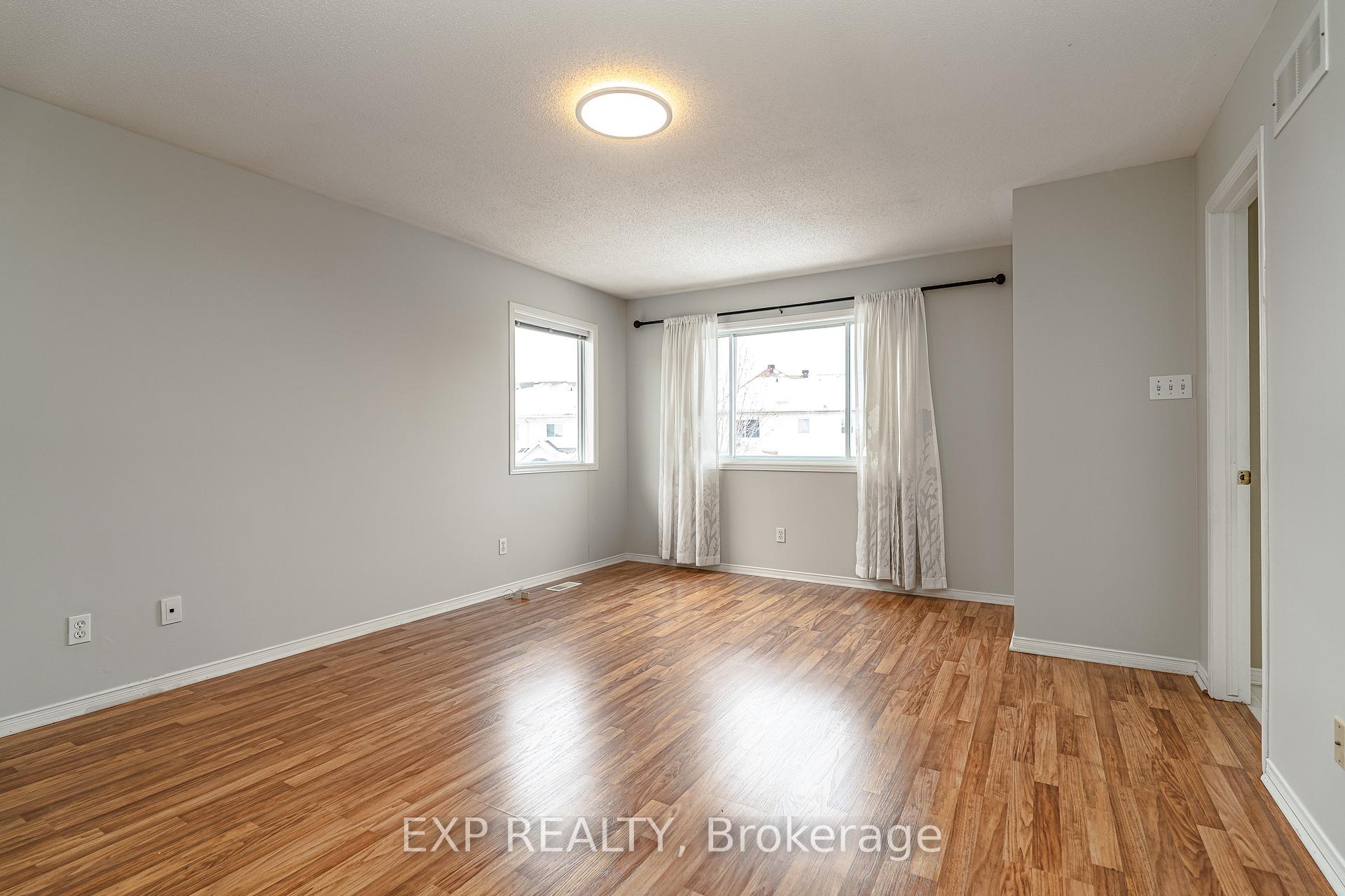 Photo 12 of 120 Landover Crescent, Ottawa, Kanata - Emerald Meadows/Trailwest — HOMEH