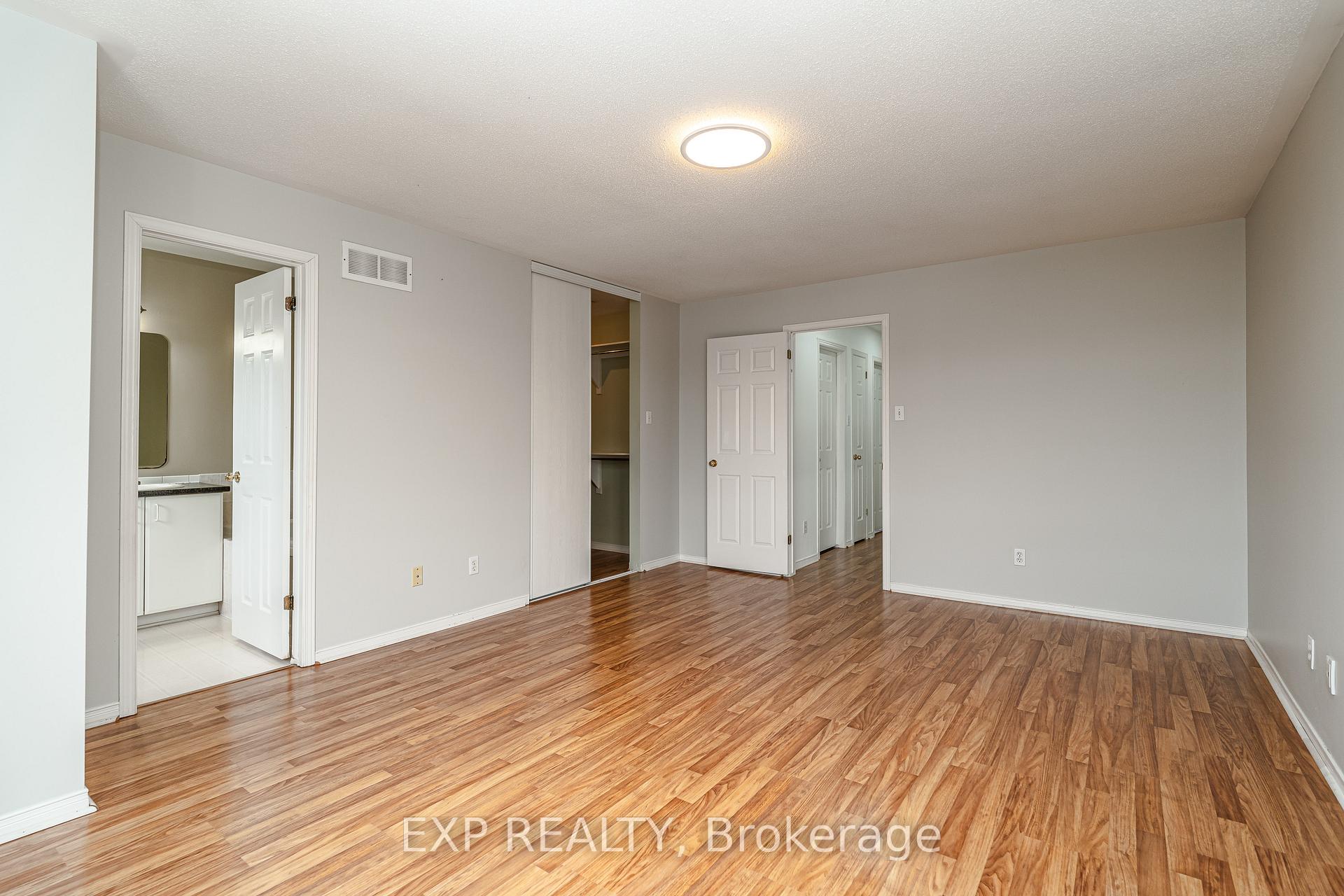 Photo 13 of 120 Landover Crescent, Ottawa, Kanata - Emerald Meadows/Trailwest — HOMEH