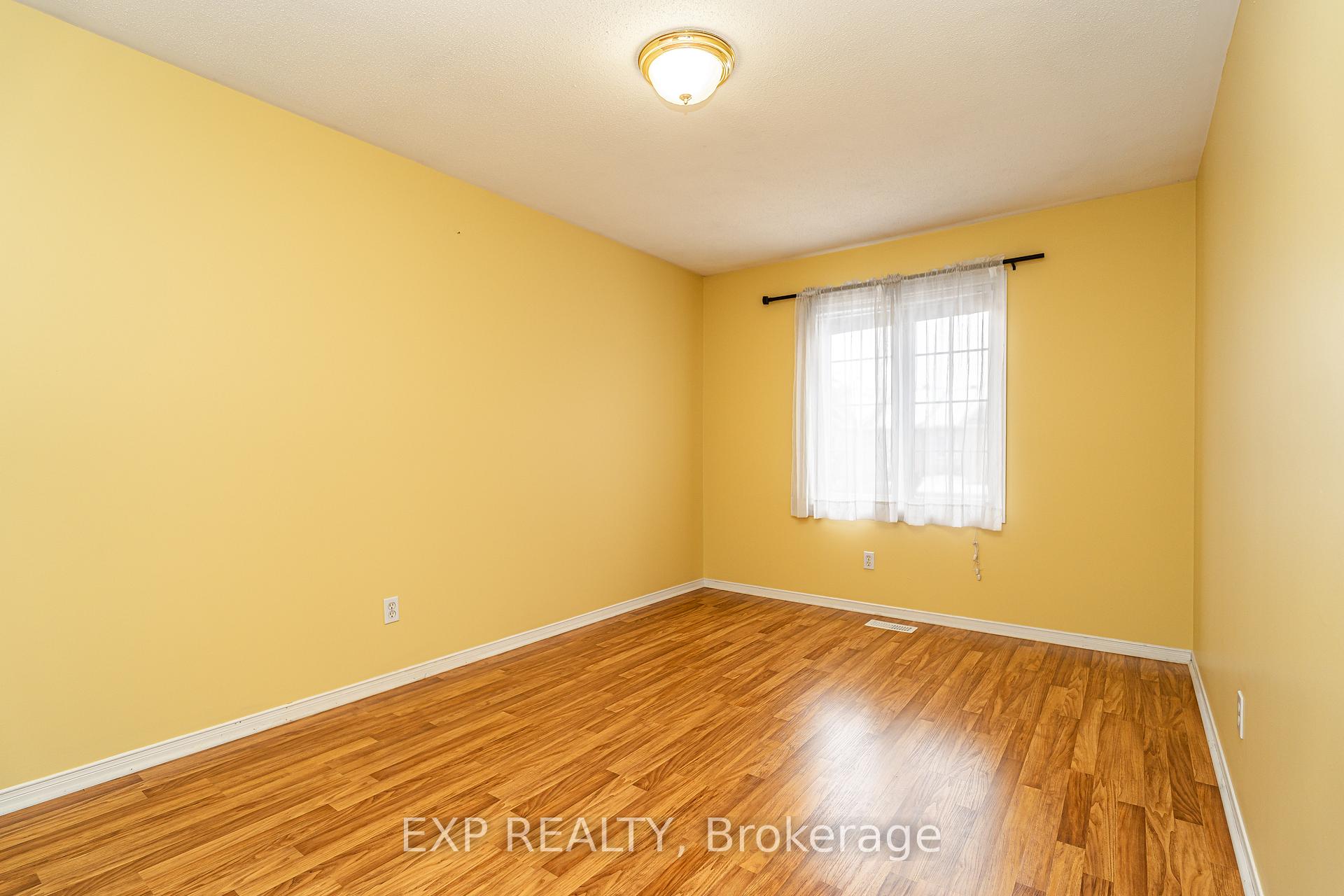 Photo 18 of 120 Landover Crescent, Ottawa, Kanata - Emerald Meadows/Trailwest — HOMEH