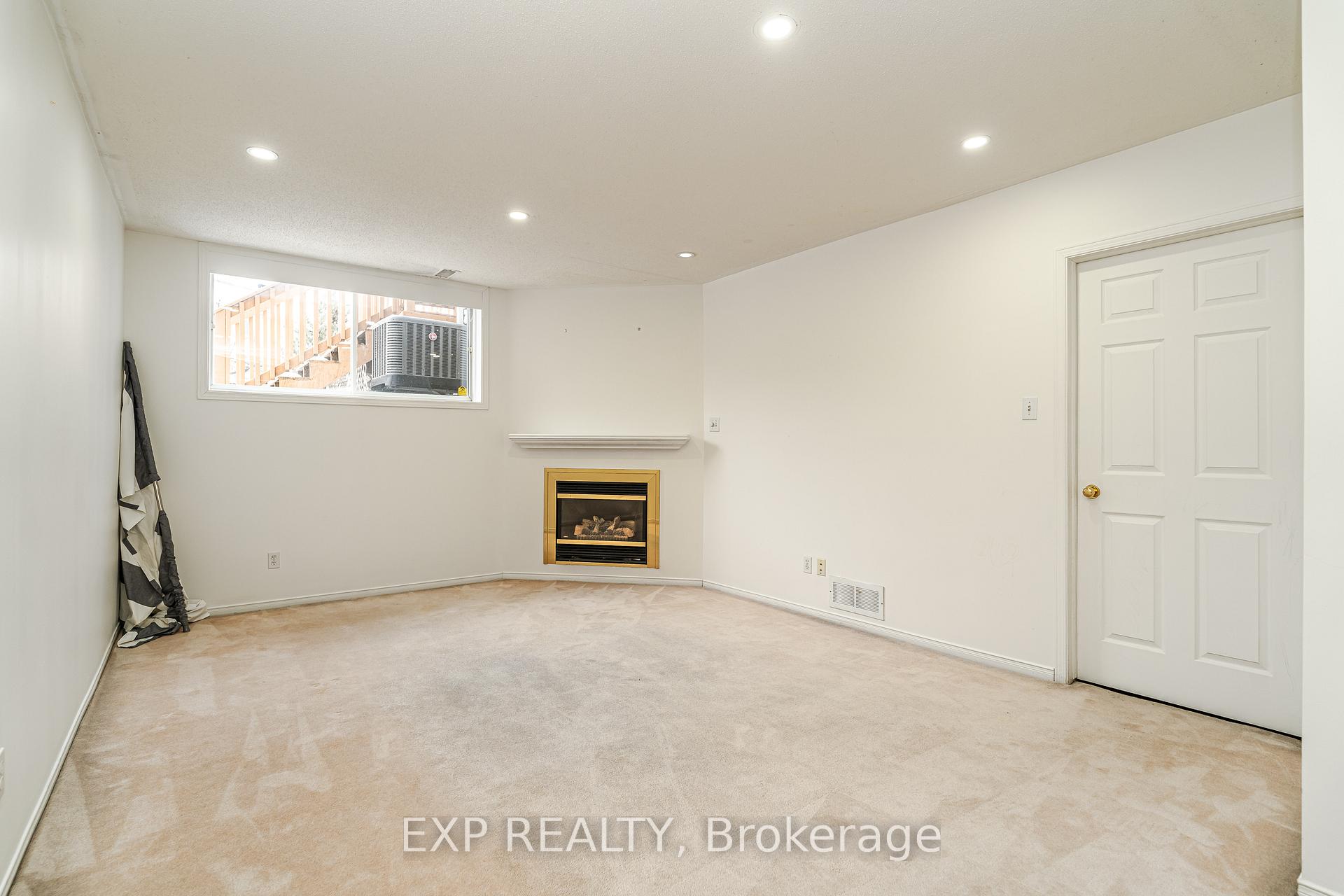 Photo 22 of 120 Landover Crescent, Ottawa, Kanata - Emerald Meadows/Trailwest — HOMEH