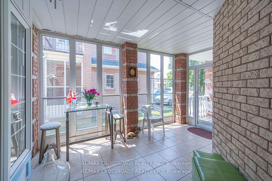 Photo 6 of 37 Clifton Court, Markham, Middlefield — HOMEH