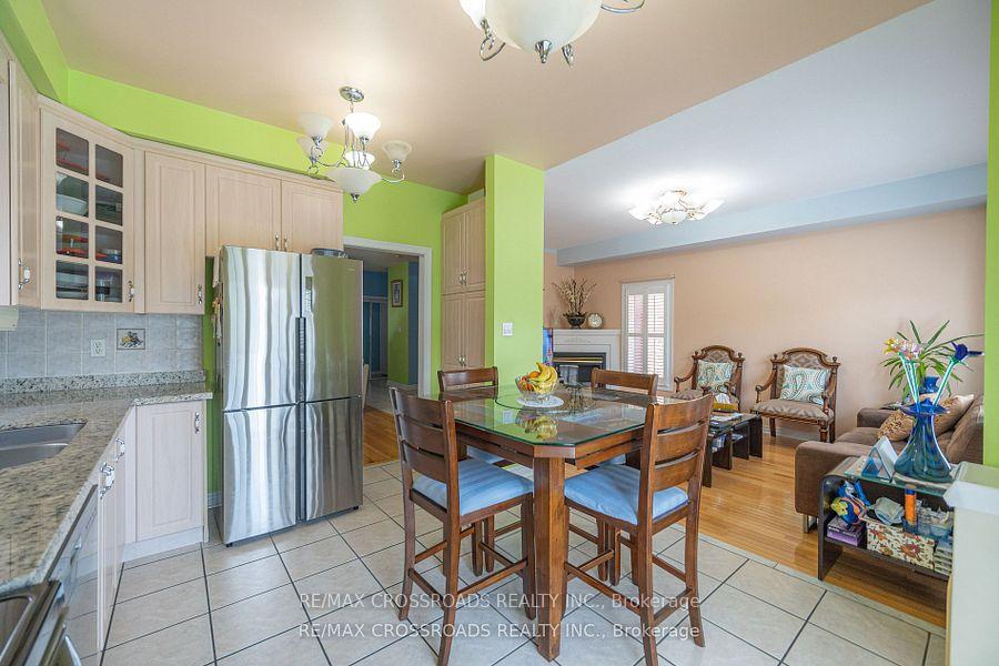 Photo 20 of 37 Clifton Court, Markham, Middlefield — HOMEH