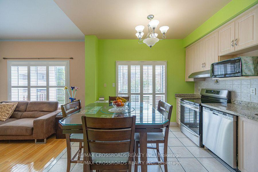 Photo 22 of 37 Clifton Court, Markham, Middlefield — HOMEH