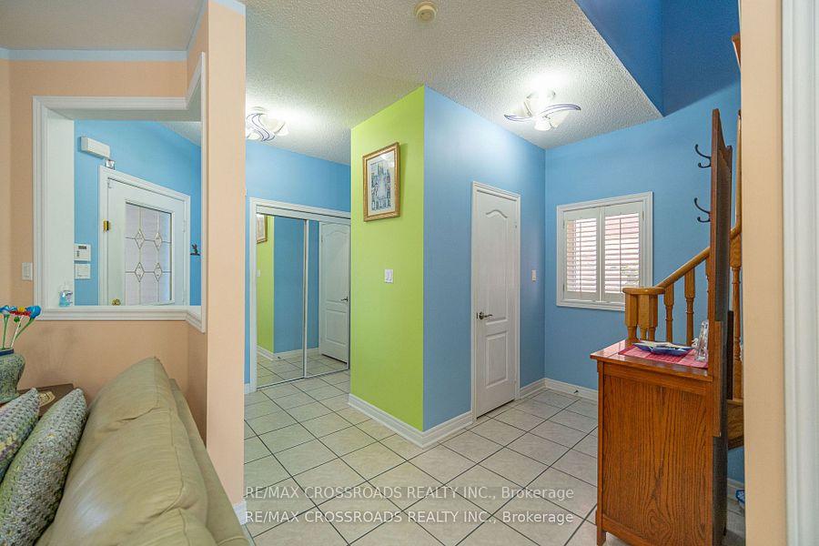 Photo 23 of 37 Clifton Court, Markham, Middlefield — HOMEH