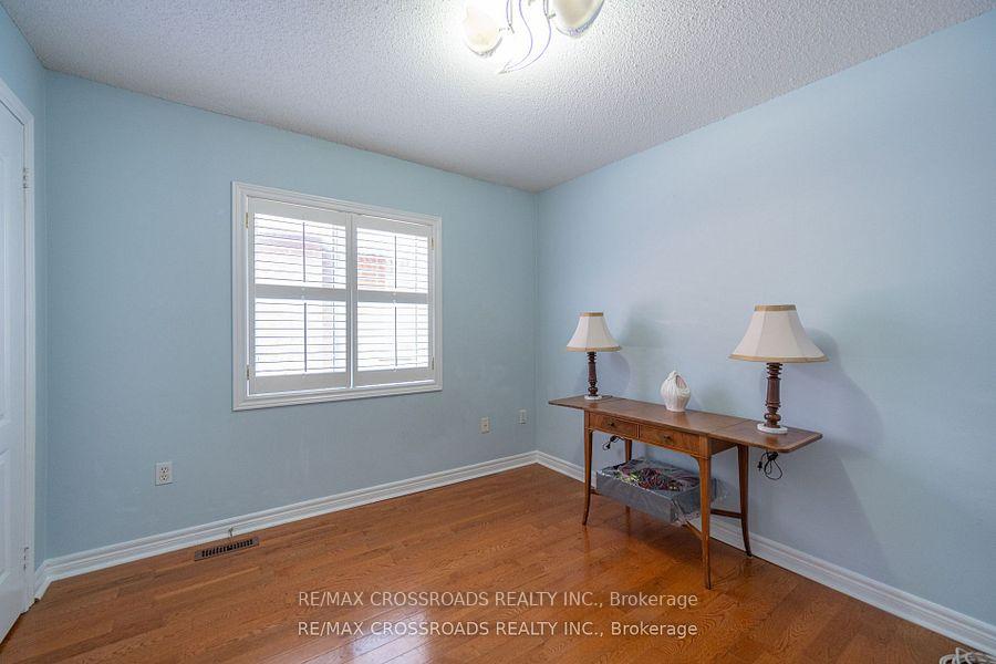 Photo 30 of 37 Clifton Court, Markham, Middlefield — HOMEH