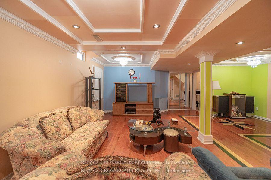 Photo 38 of 37 Clifton Court, Markham, Middlefield — HOMEH