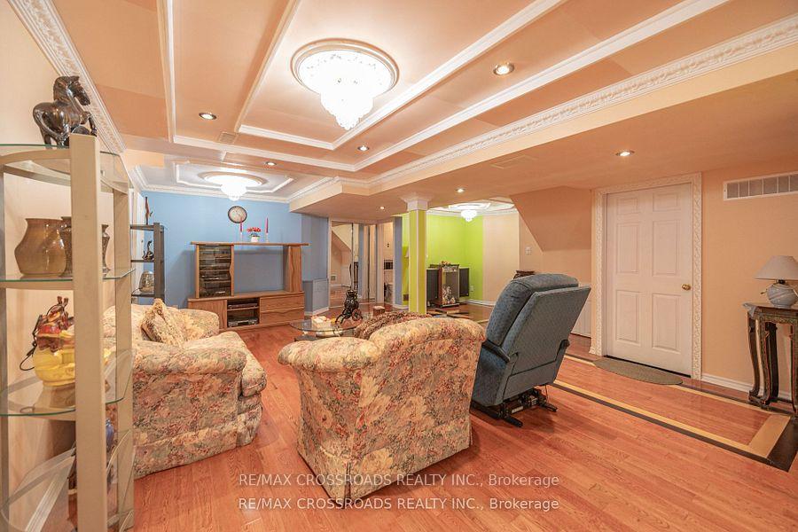 Photo 39 of 37 Clifton Court, Markham, Middlefield — HOMEH