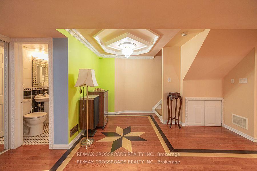 Photo 41 of 37 Clifton Court, Markham, Middlefield — HOMEH