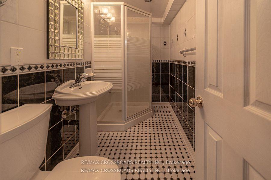 Photo 45 of 37 Clifton Court, Markham, Middlefield — HOMEH