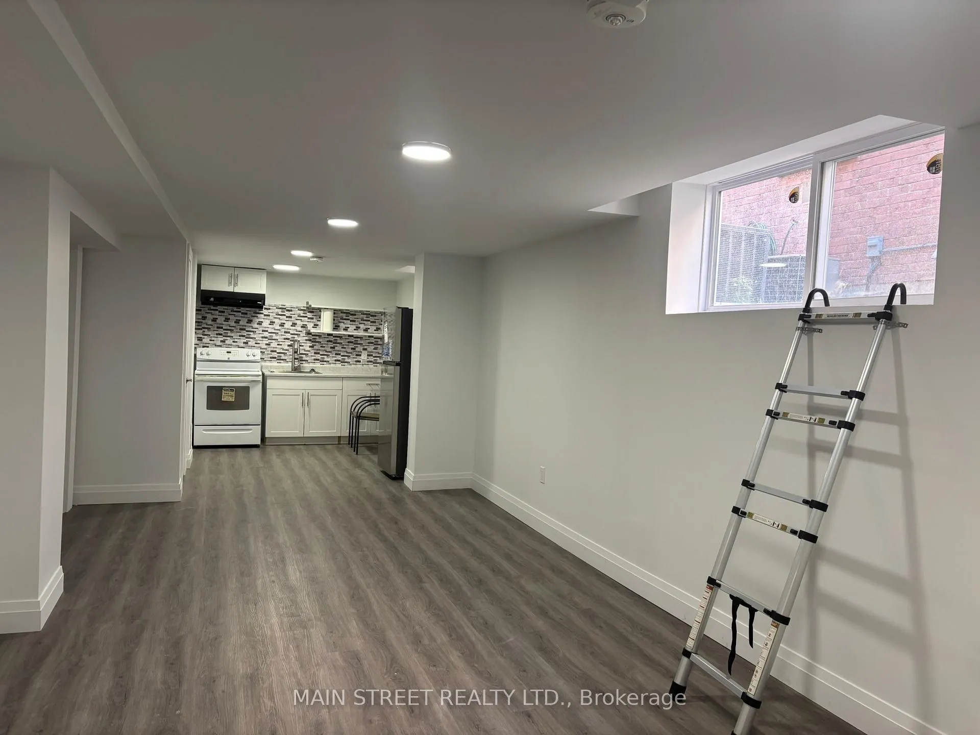 Photo 3 of 76 William Honey Crescent, Markham, Middlefield — HOMEH