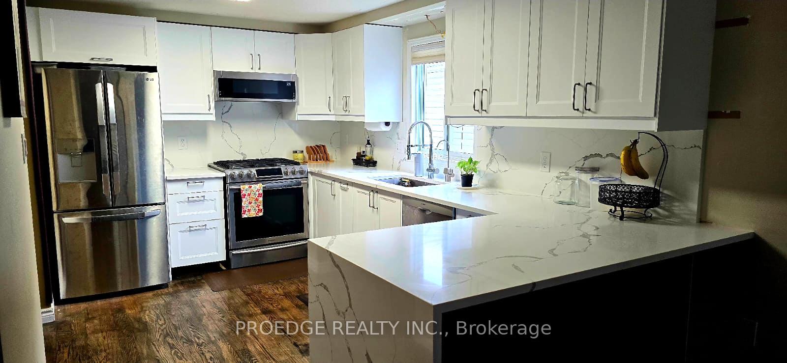 Photo 2 of 18 Dawn Ridge Drive, Kitchener — HOMEH