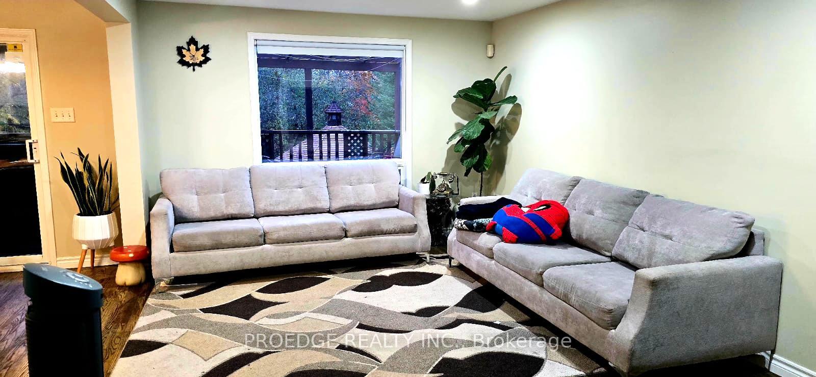 Photo 5 of 18 Dawn Ridge Drive, Kitchener — HOMEH