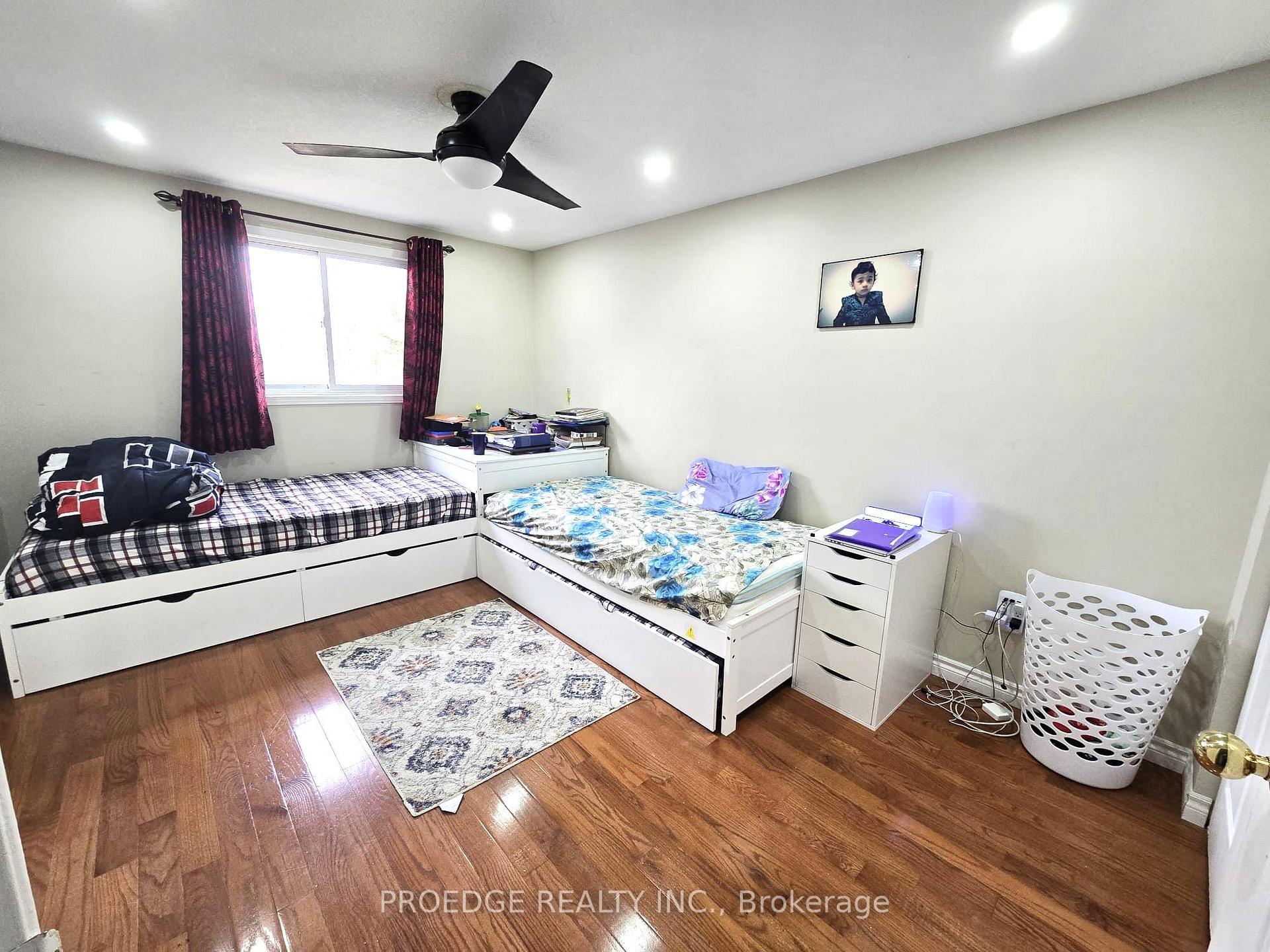 Photo 6 of 18 Dawn Ridge Drive, Kitchener — HOMEH