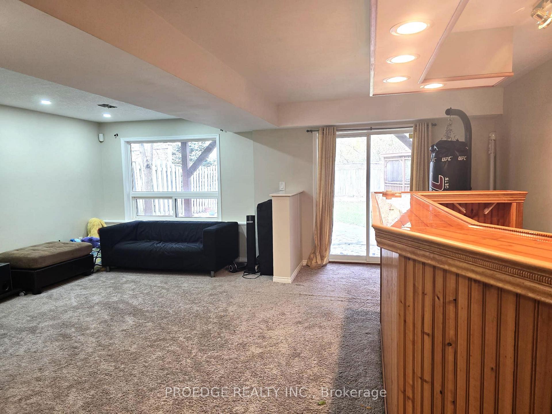 Photo 7 of 18 Dawn Ridge Drive, Kitchener — HOMEH
