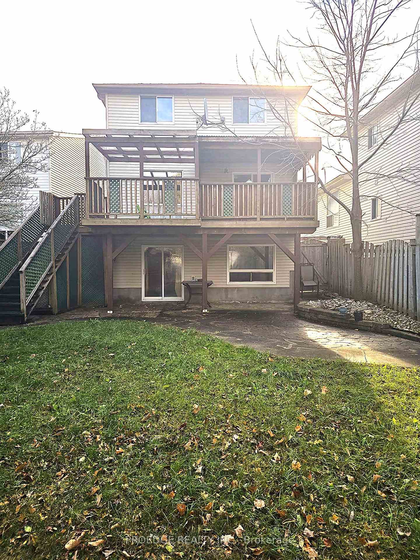 Photo 10 of 18 Dawn Ridge Drive, Kitchener — HOMEH