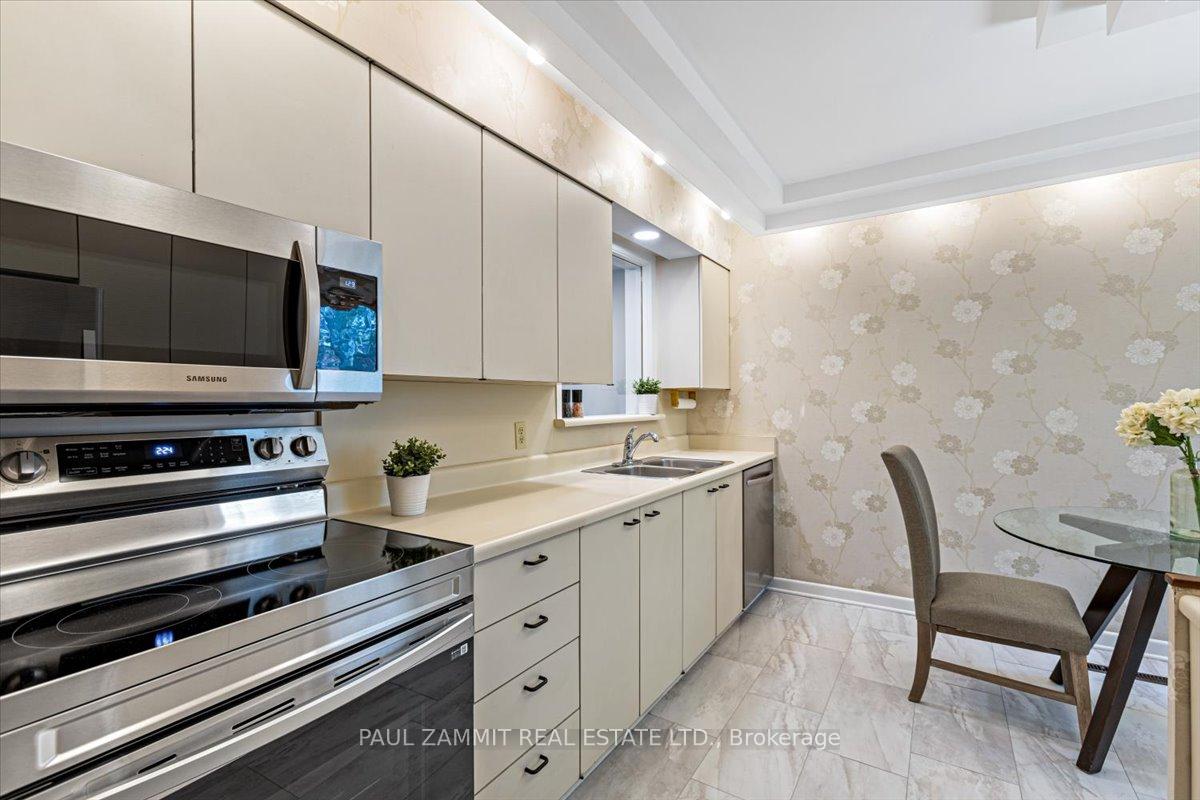 Photo 10 of 12 Brightbay Crescent, Markham, Grandview — HOMEH