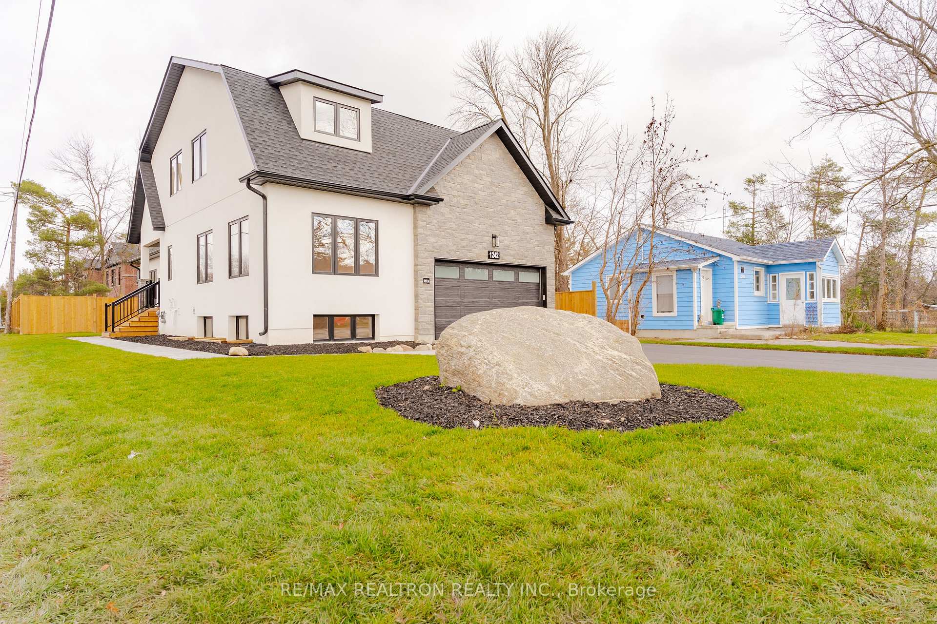 Front of 1242 Killarney Beach Road