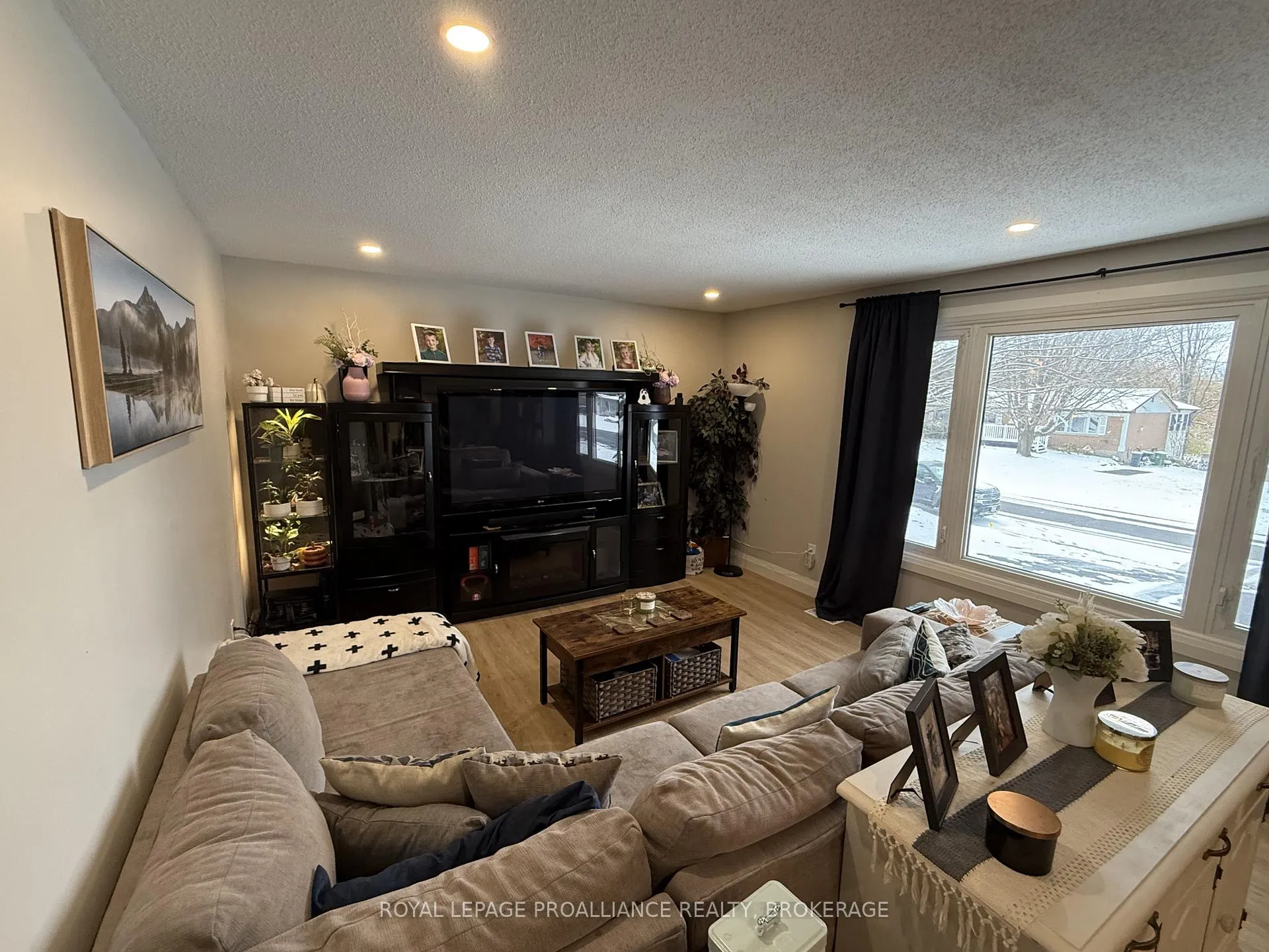 Photo 9 of 1000 Bourne Crescent, Kingston, South of Taylor-Kidd Blvd — HOMEH