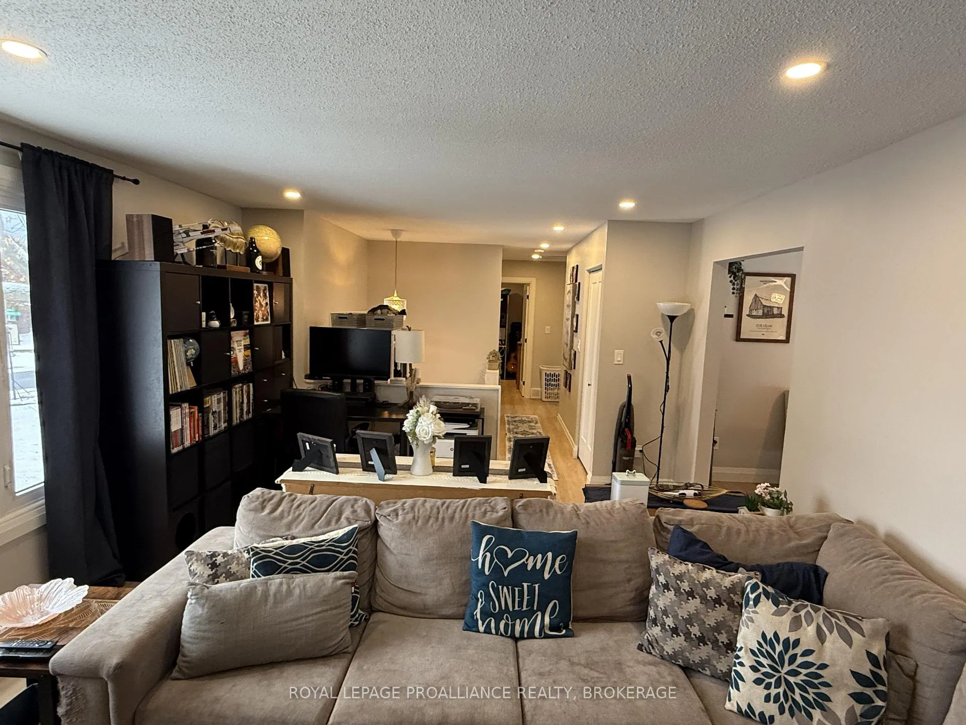 Photo 10 of 1000 Bourne Crescent, Kingston, South of Taylor-Kidd Blvd — HOMEH