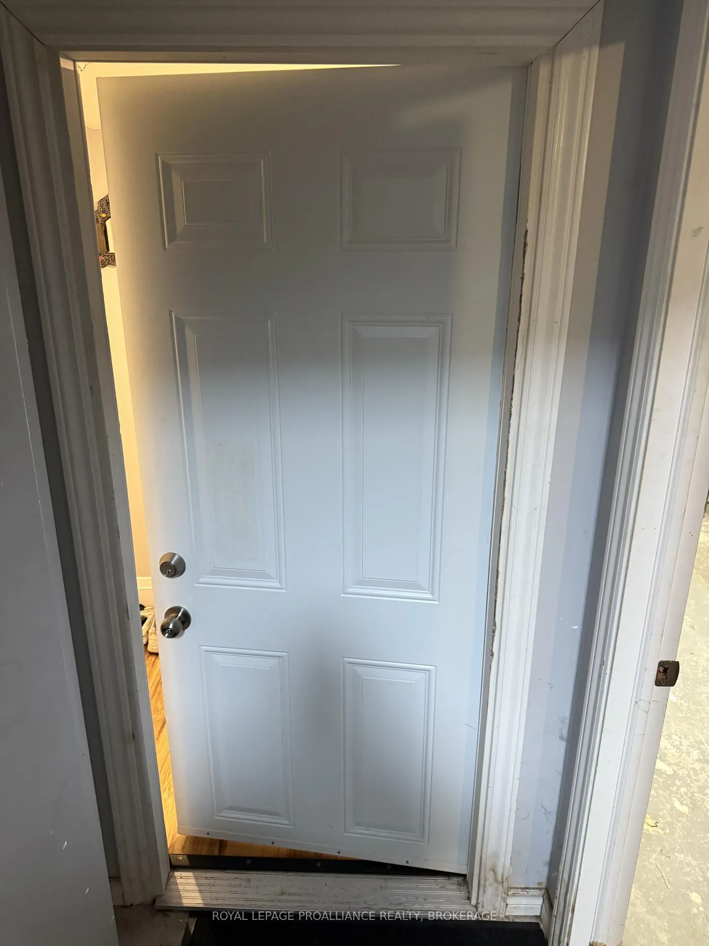 Photo 17 of 1000 Bourne Crescent, Kingston, South of Taylor-Kidd Blvd — HOMEH