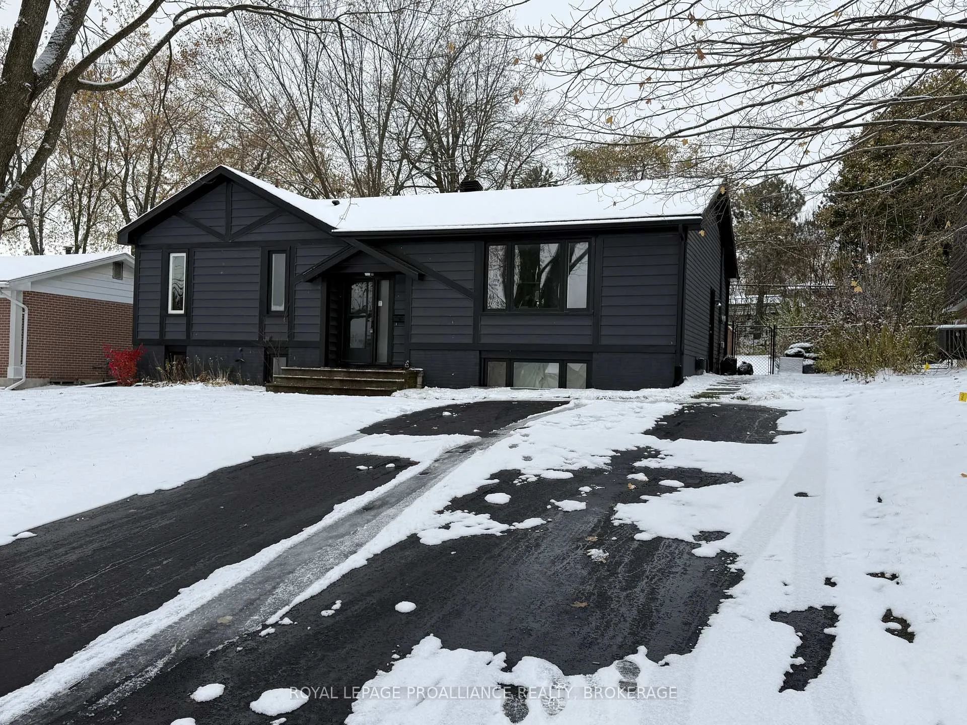 Photo 25 of 1000 Bourne Crescent, Kingston, South of Taylor-Kidd Blvd — HOMEH