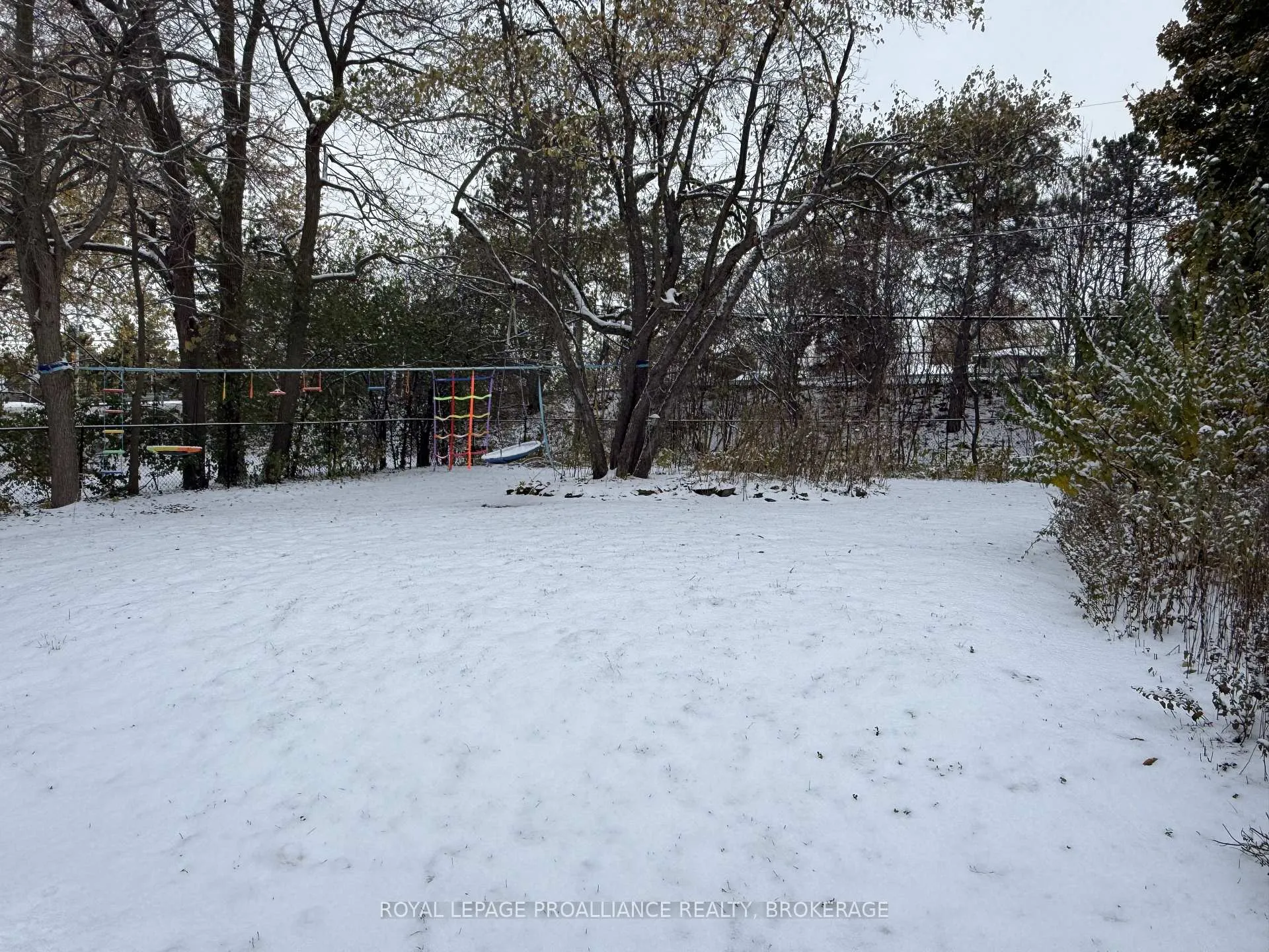 Photo 26 of 1000 Bourne Crescent, Kingston, South of Taylor-Kidd Blvd — HOMEH