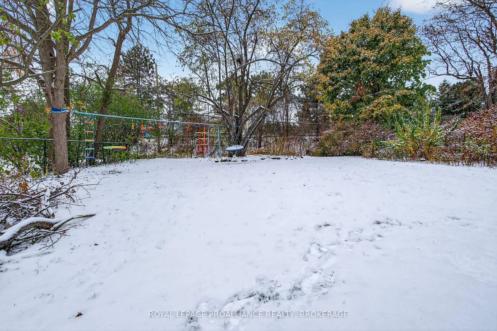 Photo 28 of 1000 Bourne Crescent, Kingston, South of Taylor-Kidd Blvd — HOMEH