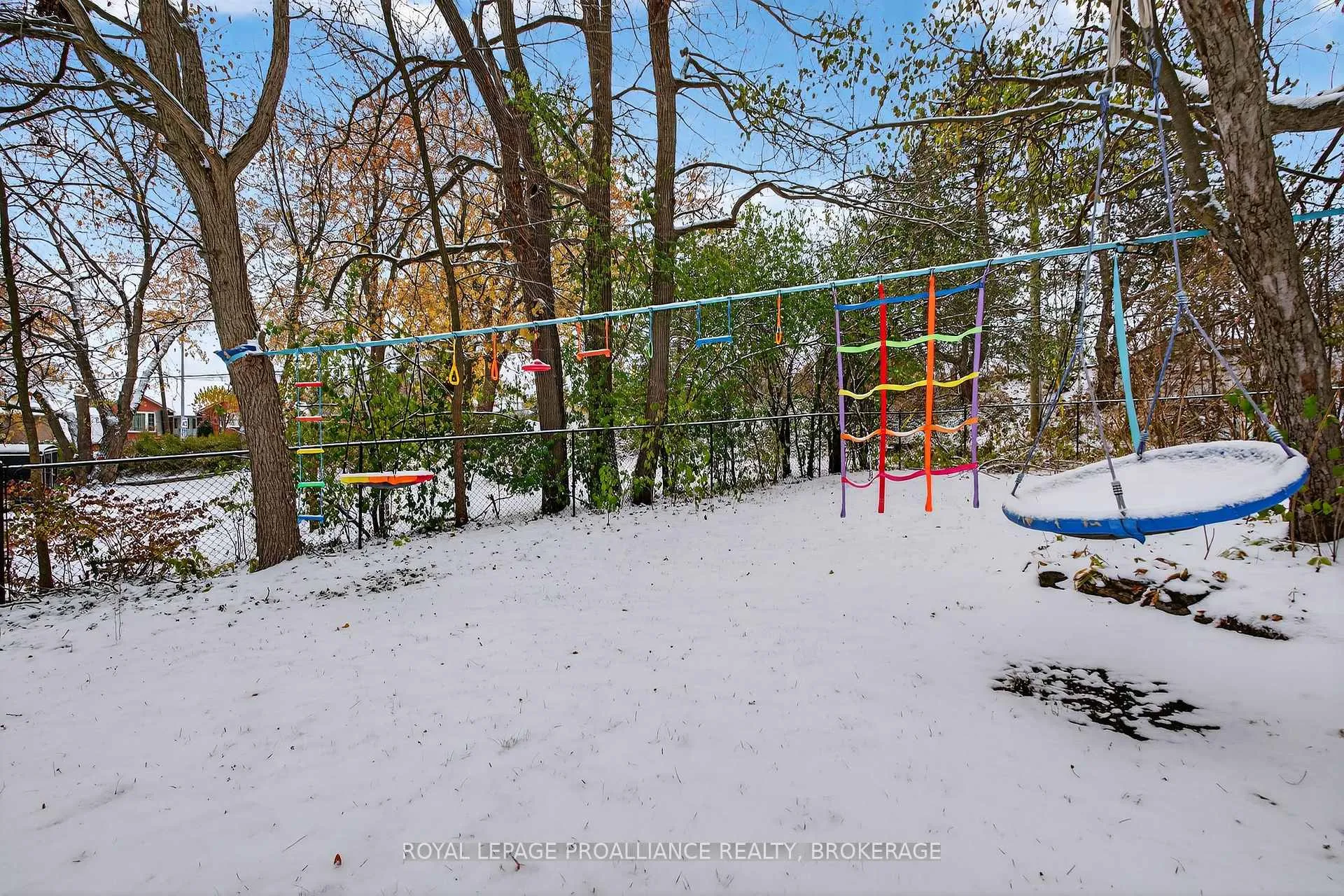 Photo 29 of 1000 Bourne Crescent, Kingston, South of Taylor-Kidd Blvd — HOMEH