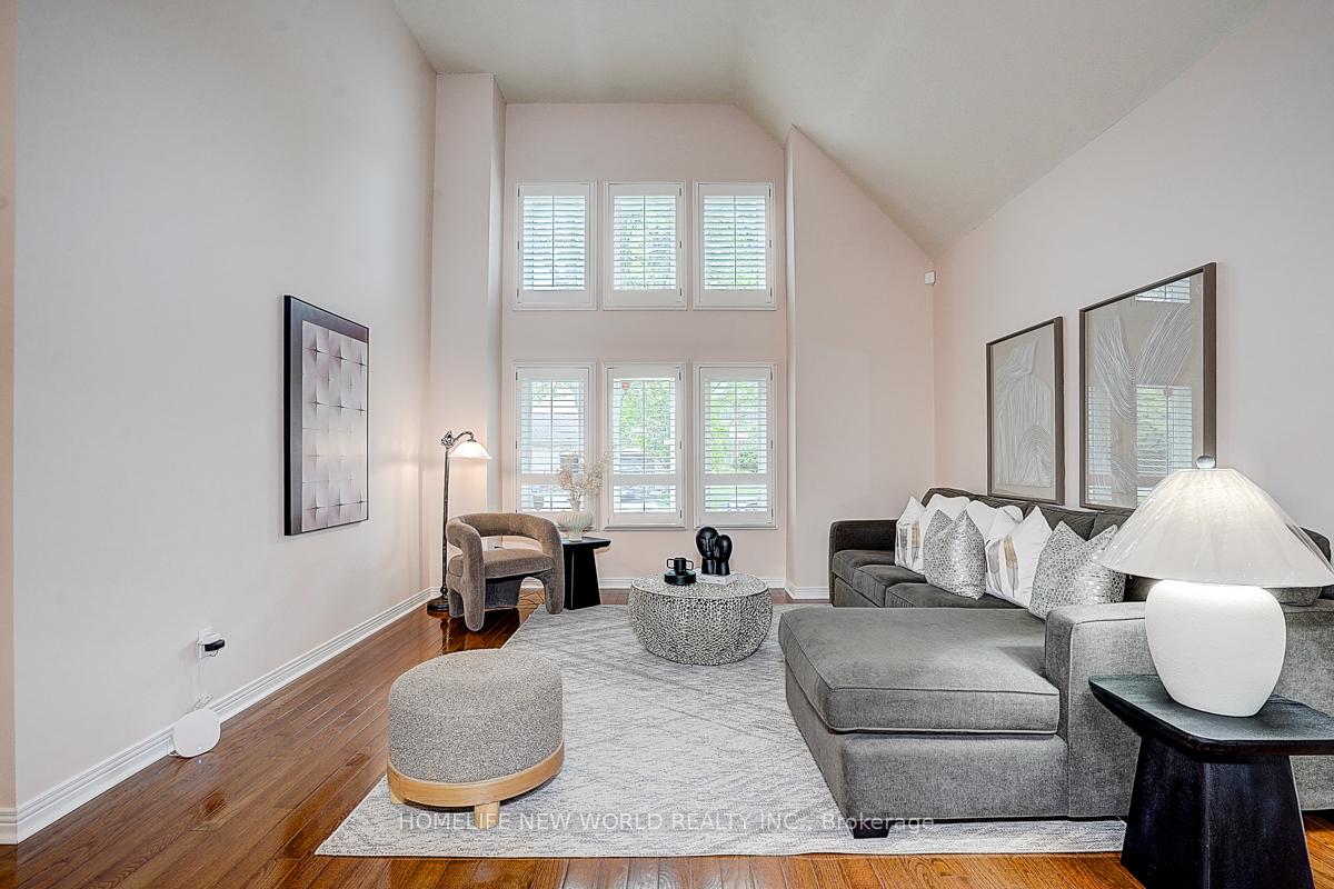 Photo 4 of 35 Hedgewood Drive, Markham, Unionville — HOMEH