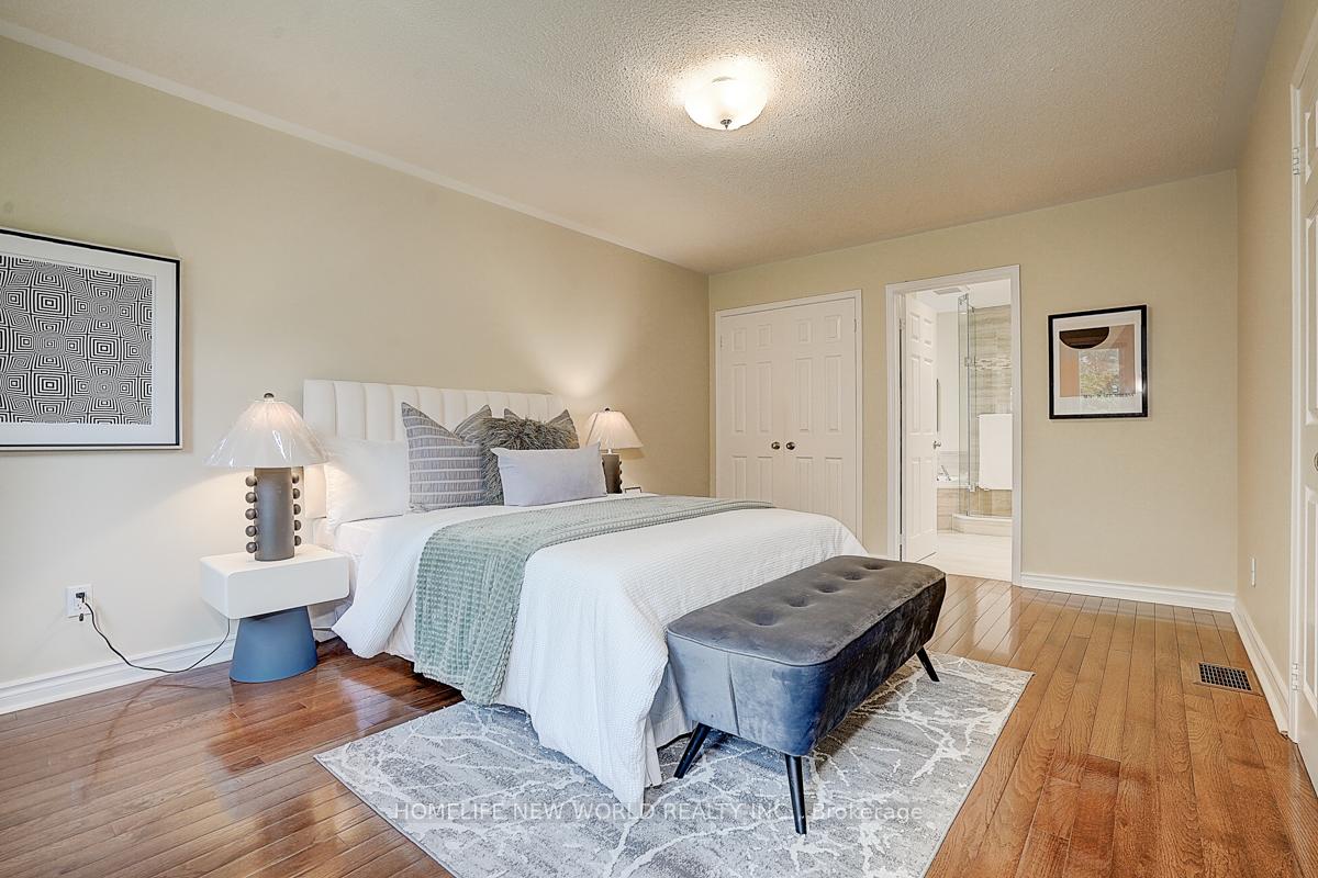 Photo 16 of 35 Hedgewood Drive, Markham, Unionville — HOMEH