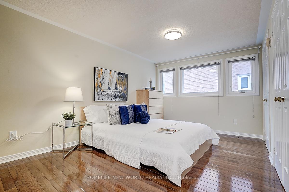 Photo 23 of 35 Hedgewood Drive, Markham, Unionville — HOMEH