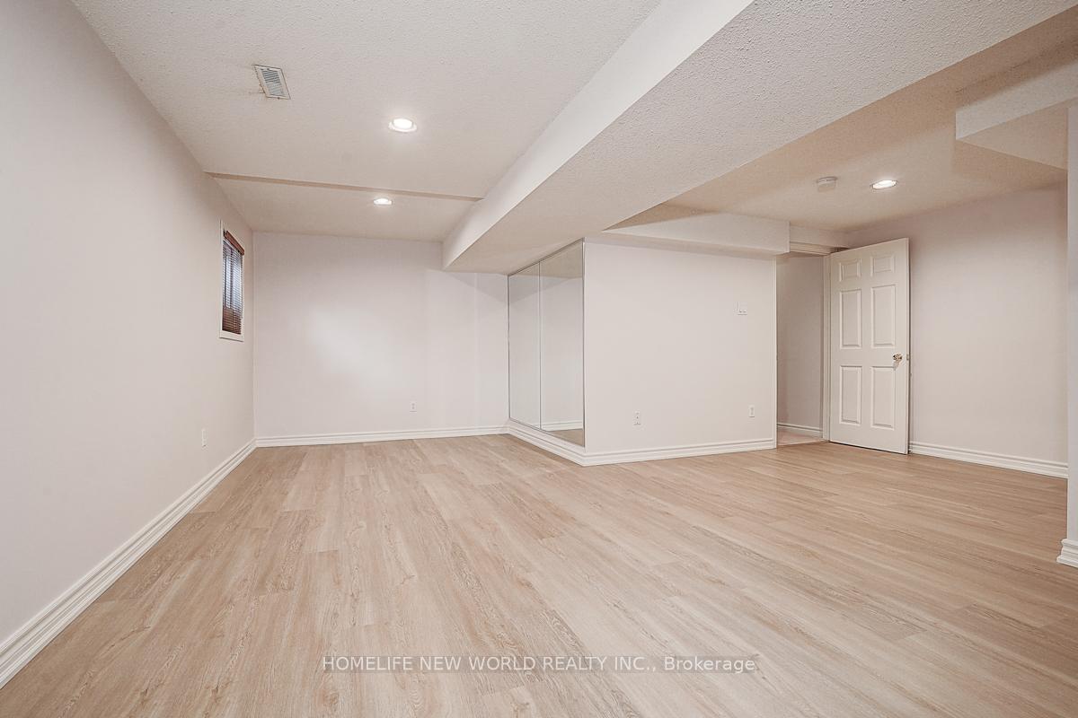 Photo 32 of 35 Hedgewood Drive, Markham, Unionville — HOMEH