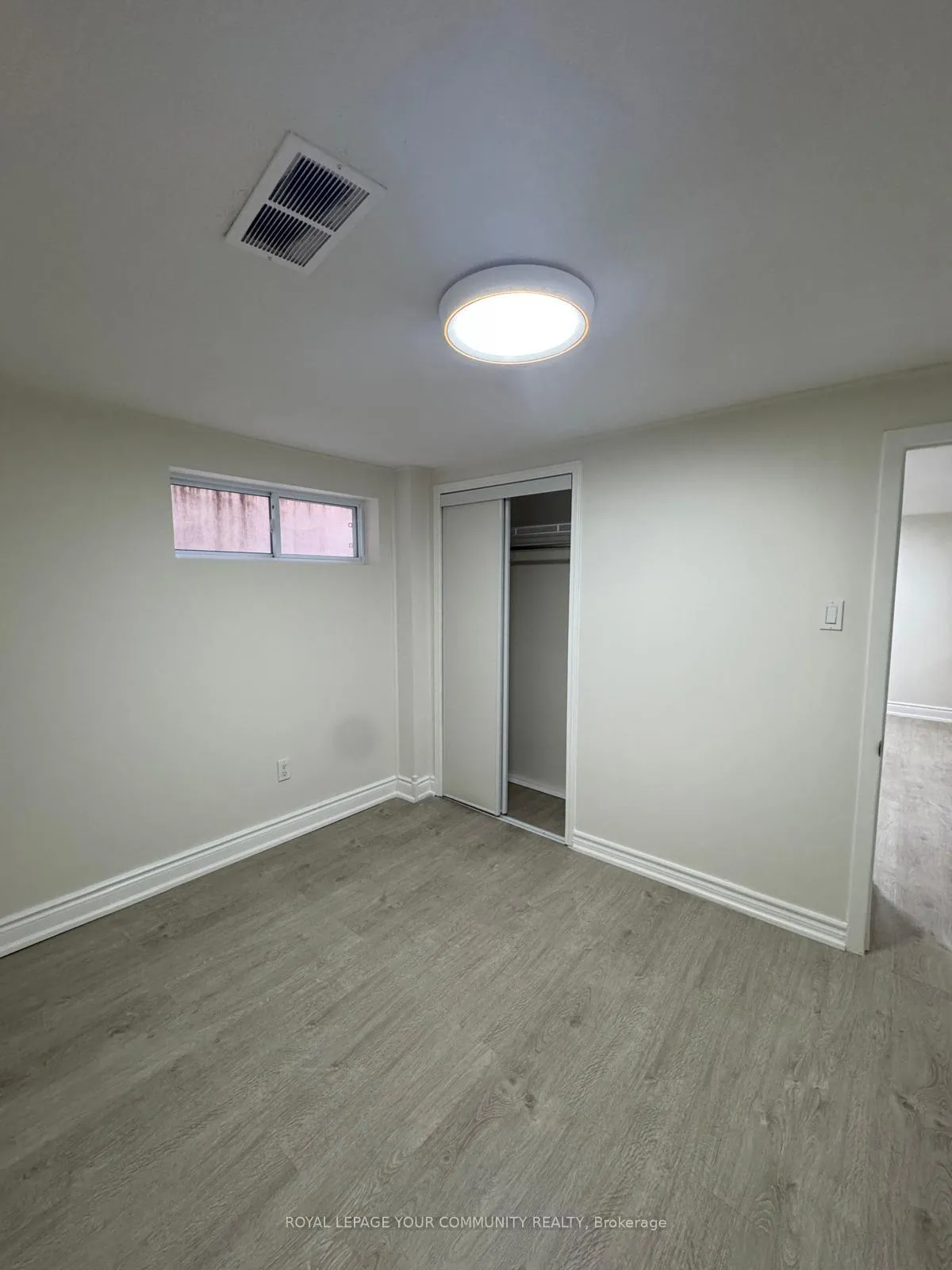 Photo 3 of 44 Royal Orchard Boulevard, Markham, Royal Orchard — HOMEH