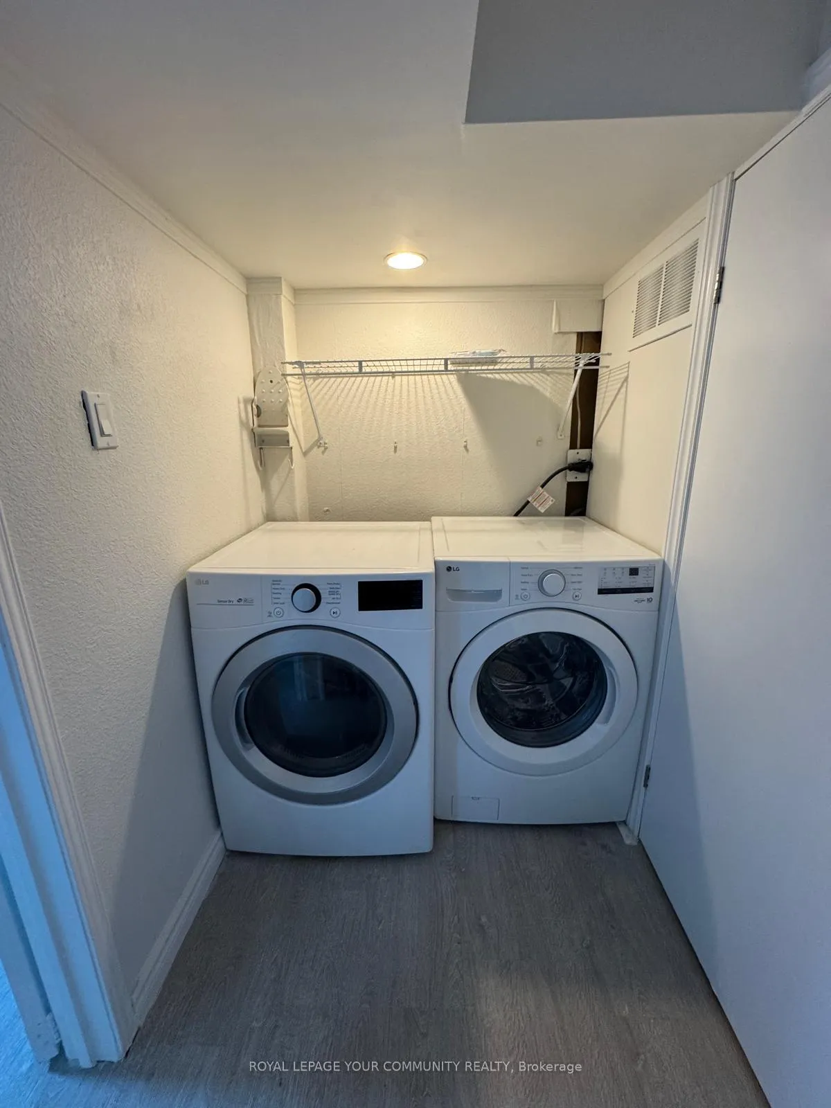 Photo 18 of 44 Royal Orchard Boulevard, Markham, Royal Orchard — HOMEH