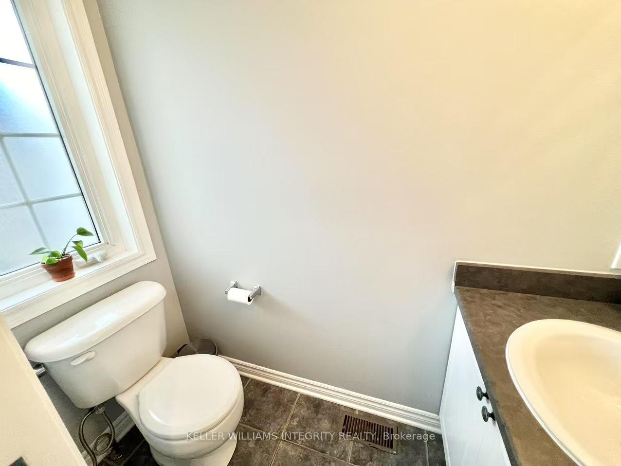 Photo 2 of 228 Saddlesmith Circle, Ottawa, Kanata - Emerald Meadows/Trailwest — HOMEH